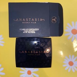 Anastasia Bronzer